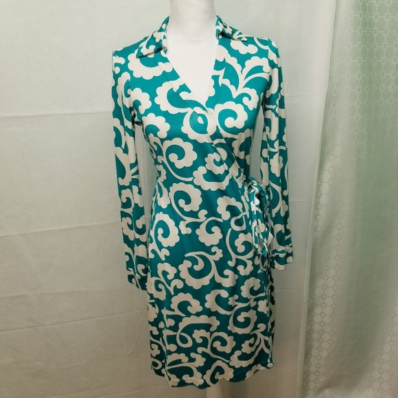 Diane Von Furstenberg Dresses & Skirts - Diane Von Furstenberg Wrap Dress